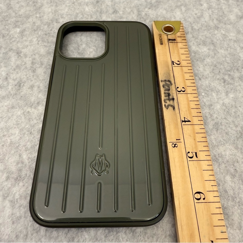 RIMOWA Polycarbonate Cactus Green Groove Case for iPhone 12 Pro - Picture 16 of 16